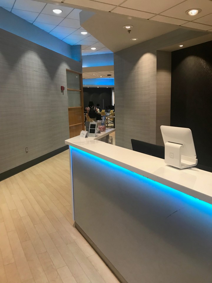 Review: The Lounge- Boston Logan International&nbsp;Airport